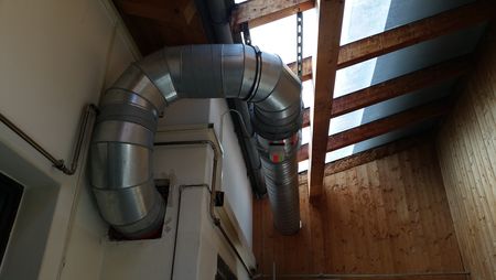 Einbau des neuen Ventilators mit Schallabsorbern